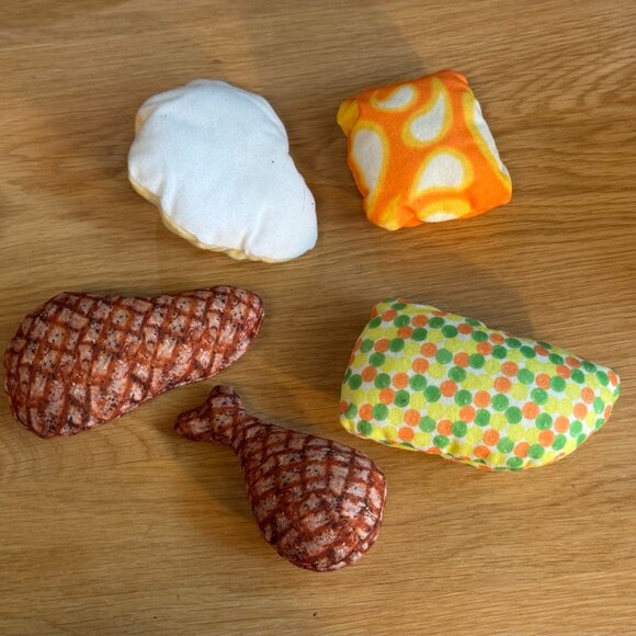 FRISCO Plush Dog Toy: Microwave Dinner Squeaky, Small/Medium - Picture 6 of 16